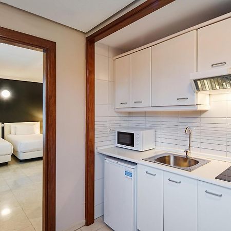 เอเซนเชีย โตกูมาร์ Aparthotel มาดริด ภายนอก รูปภาพ