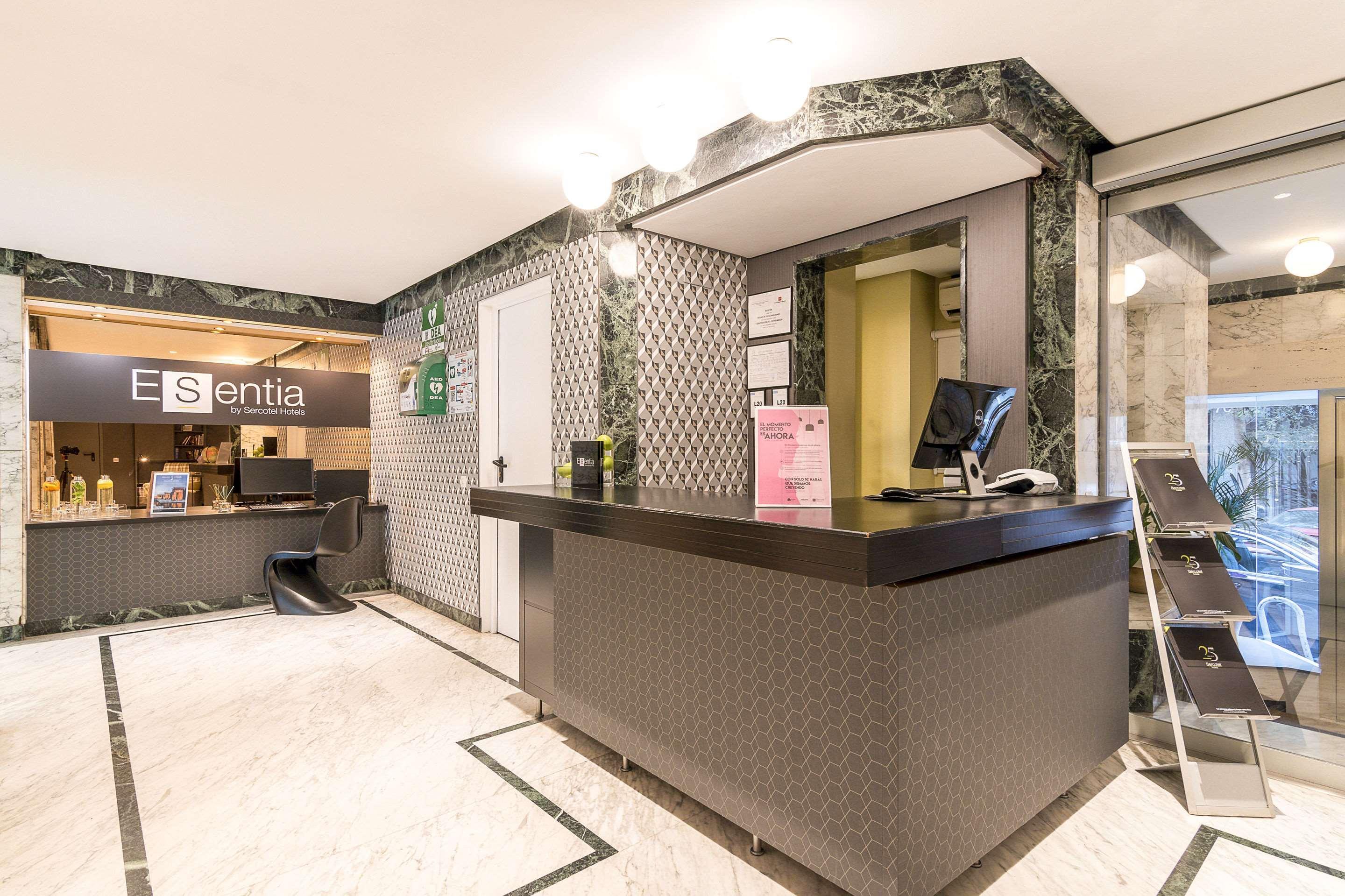 เอเซนเชีย โตกูมาร์ Aparthotel มาดริด ภายนอก รูปภาพ